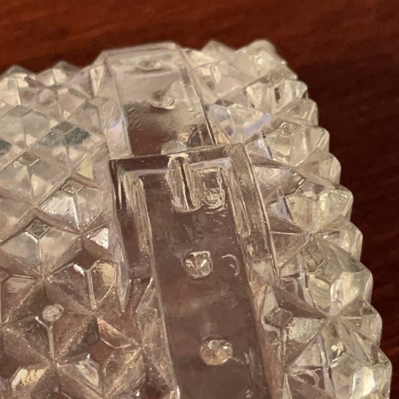 Trunks & Bags Crystal Treasure Chest Jewel Box with Lid - Picture 3 of 9